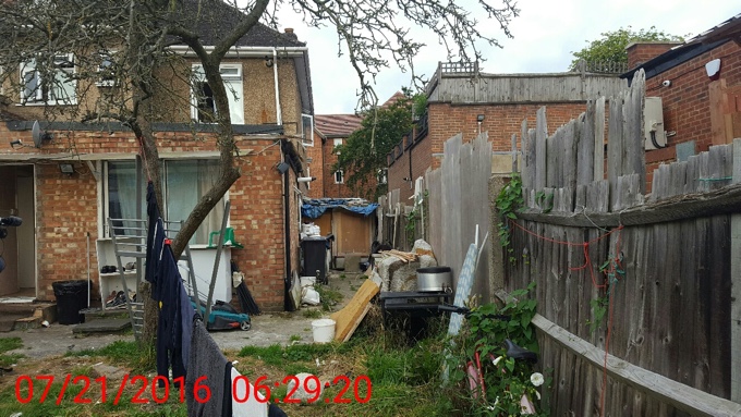 The-back-garden-with-the-shack-in-the-distance.jpg
